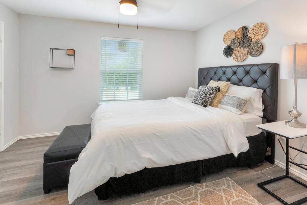 Cozy Two Bedroom Home Minutes From Downtown! هيوستن المظهر الخارجي الصورة